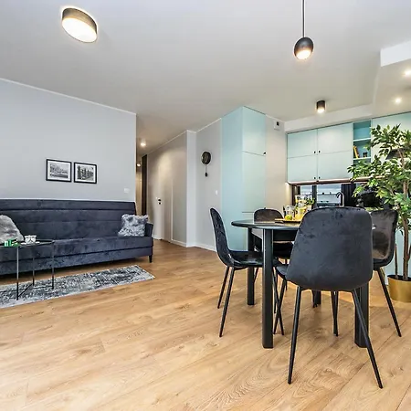 Glow Apartments, Apartmenty Nowa Leborska * גדנסק